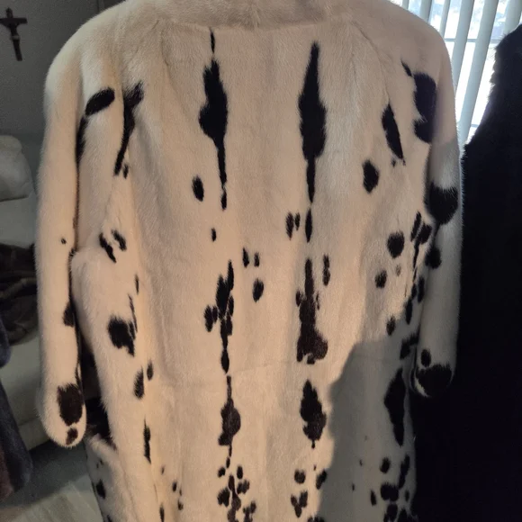 Brand New Luxury JAGUAR MINK 3/4 COAT.. - Picture 5 of 16